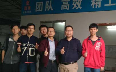 基準(zhǔn)設(shè)計機(jī)構(gòu)外訓(xùn)記:塑膠模具廠參觀學(xué)習(xí)